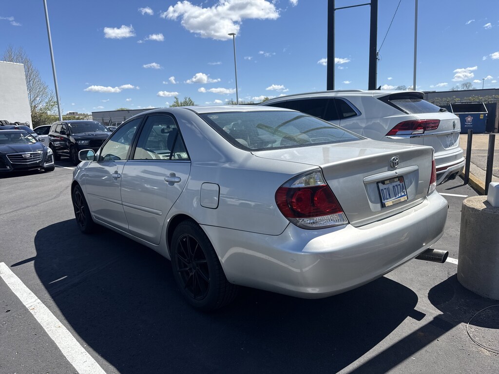Used 2005 Toyota Camry SE Sedan