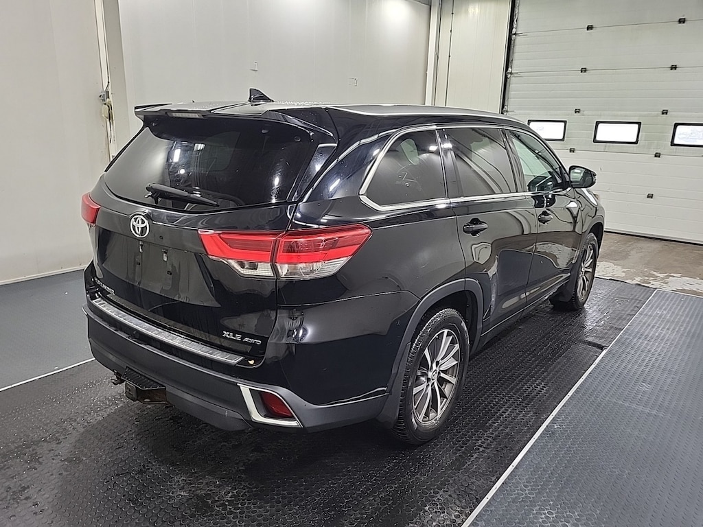 Used 2017 Toyota Highlander XLE SUV