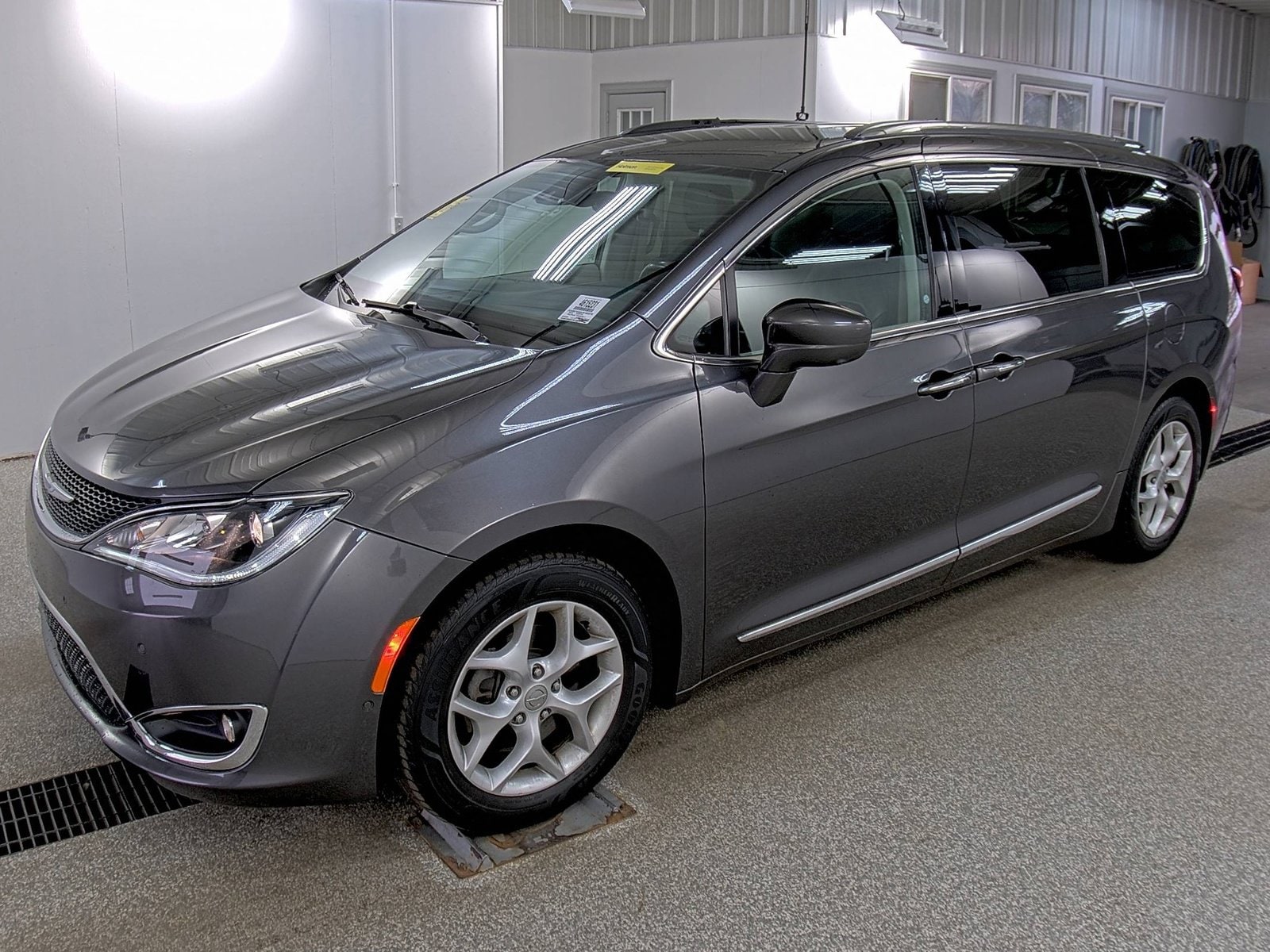 2018 Chrysler Pacifica Touring L Plus's photo
