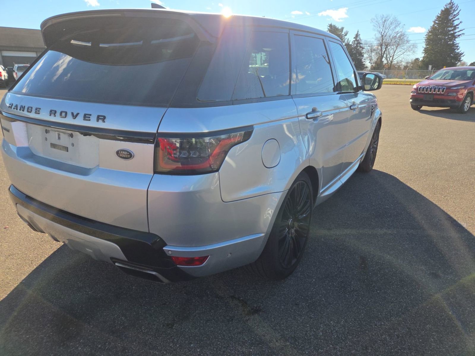 2018 Land Rover Range Rover Sport HSE Dynamic photo 2