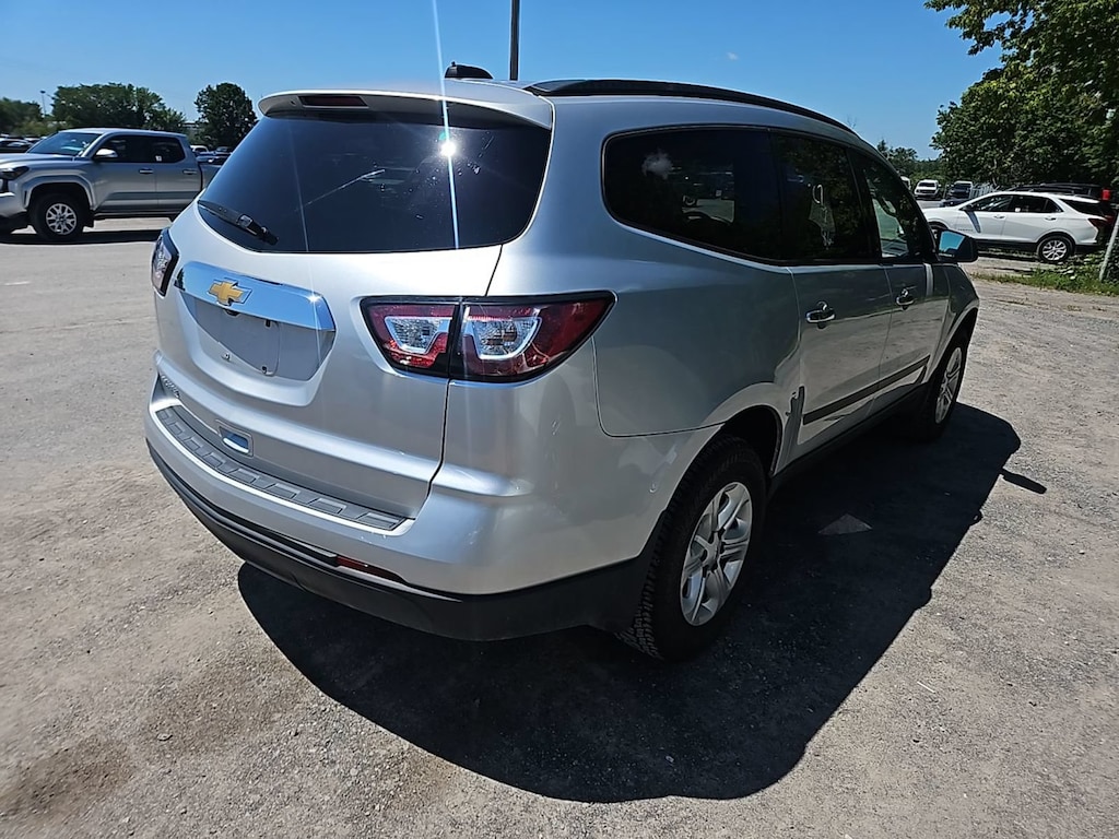Used 2017 Chevrolet Traverse LS SUV