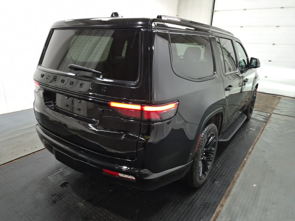 Used 2023 Jeep Wagoneer Series II Carbide SUV