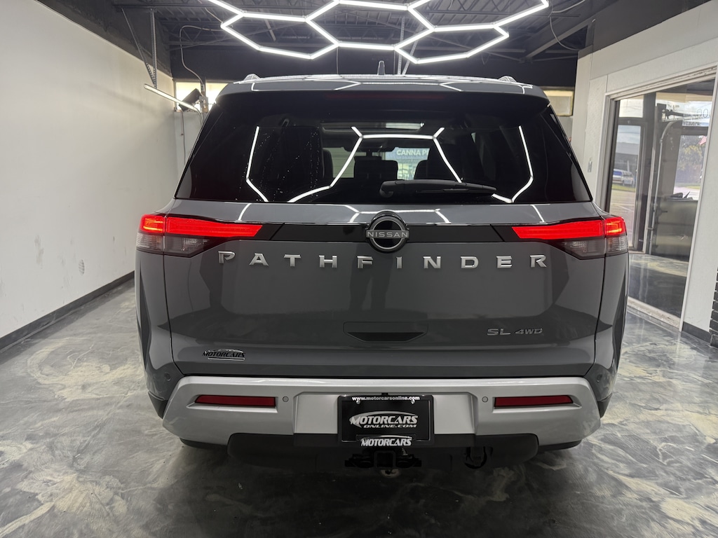 Used 2023 Nissan Pathfinder SL SUV