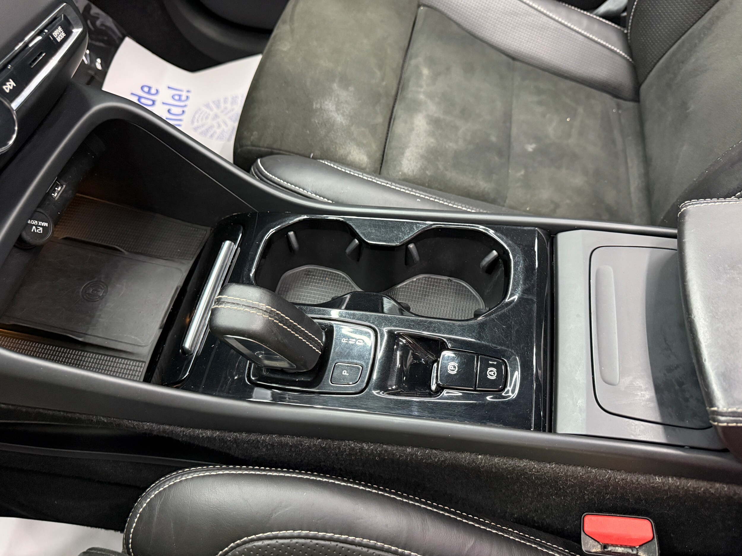 2021 Volvo XC40 R-Design - Photo 15