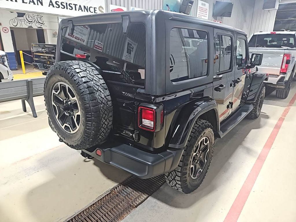 Used 2018 Jeep Wrangler Unlimited Sahara SUV