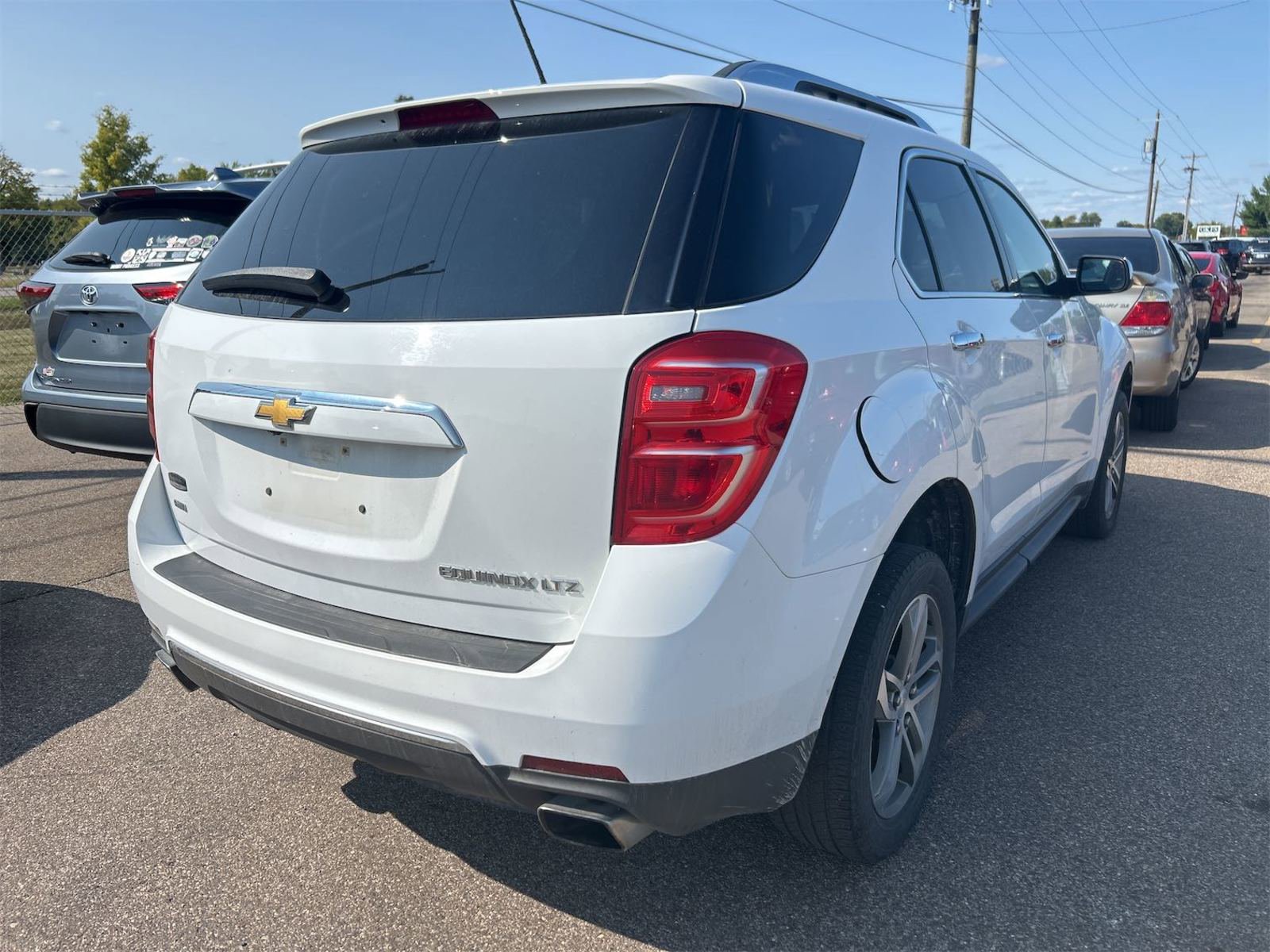 2016 Chevrolet Equinox LTZ photo 2