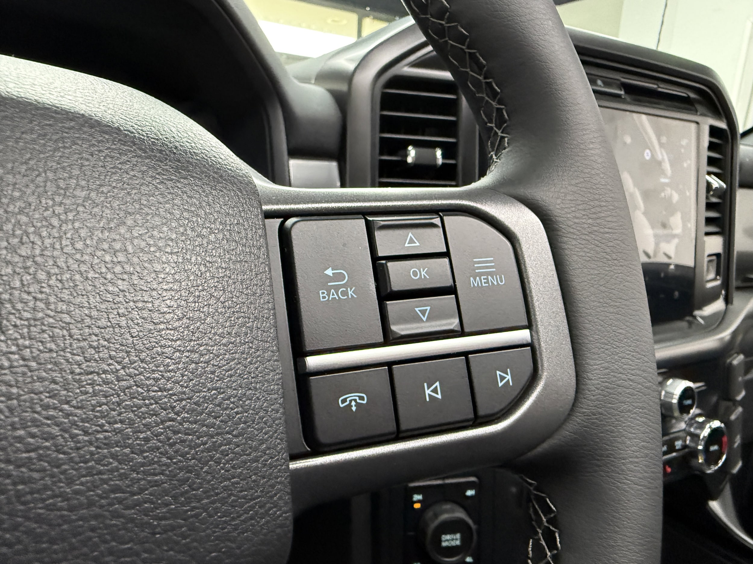 2026 Ford F-150 Lariat - Photo 17