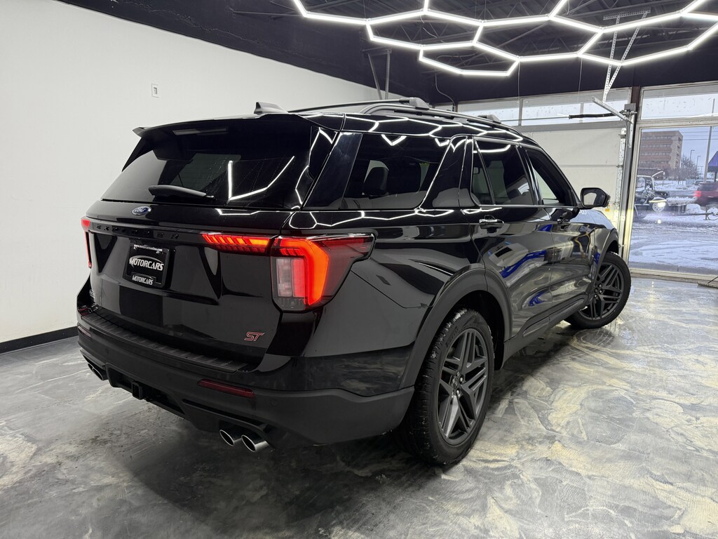 Used 2025 Ford Explorer ST SUV