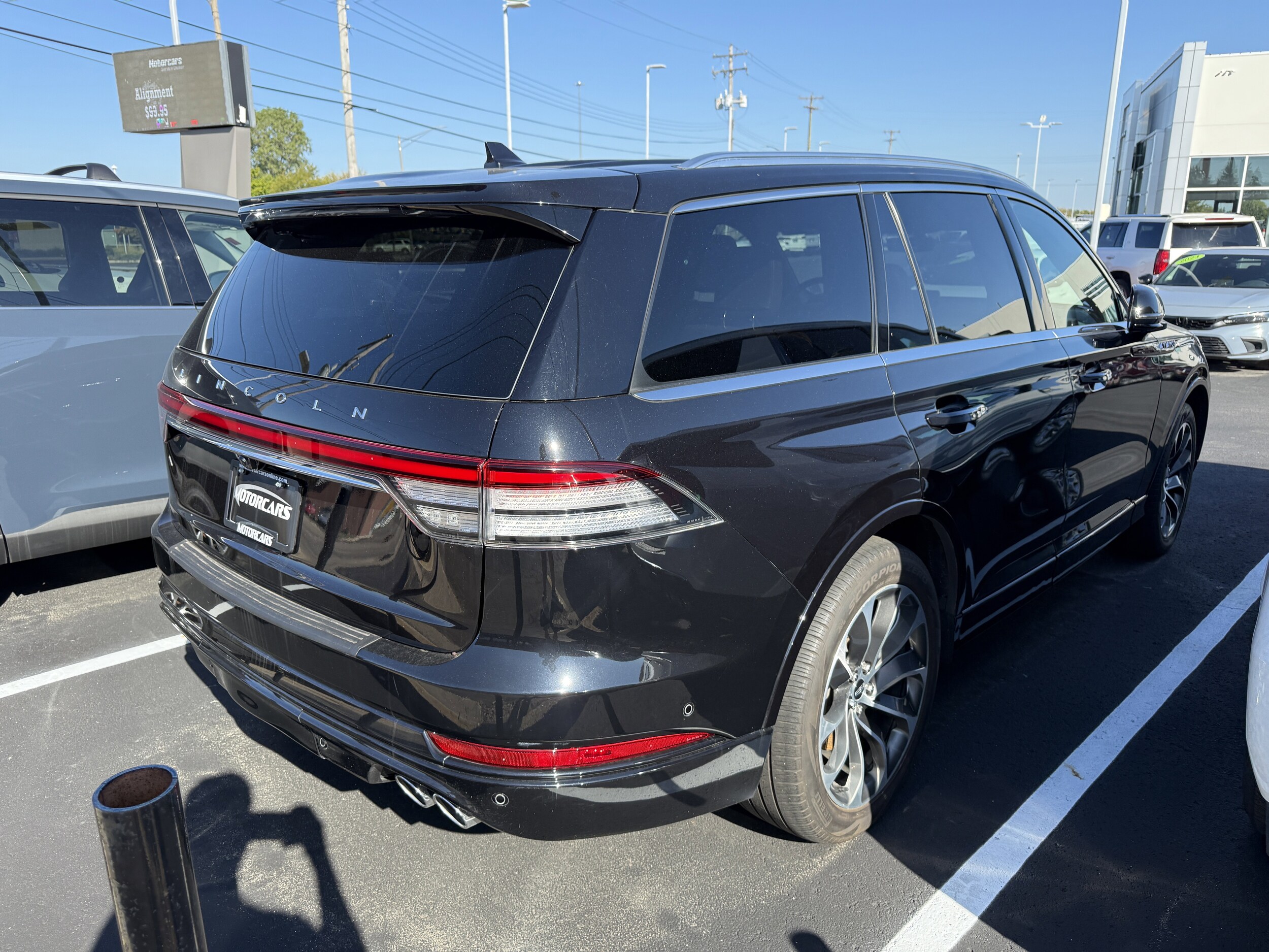 2023 Lincoln Aviator Grand Touring photo 2