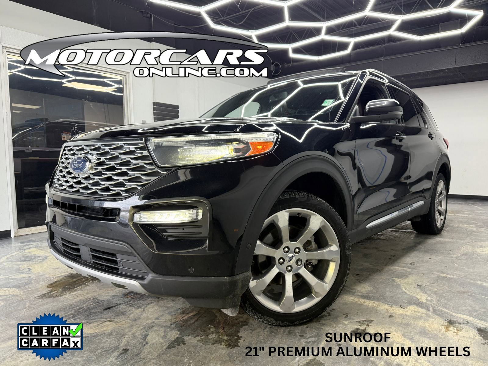 2020 Ford Explorer Platinum's photo