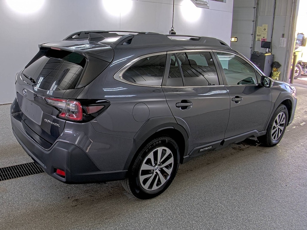 Used 2023 Subaru Outback Premium SUV