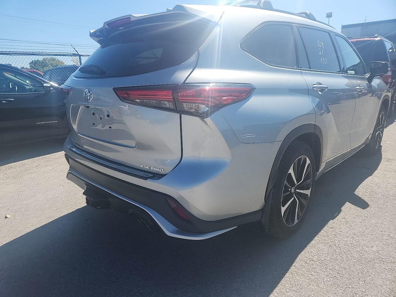 2021 Toyota Highlander XSE photo 3