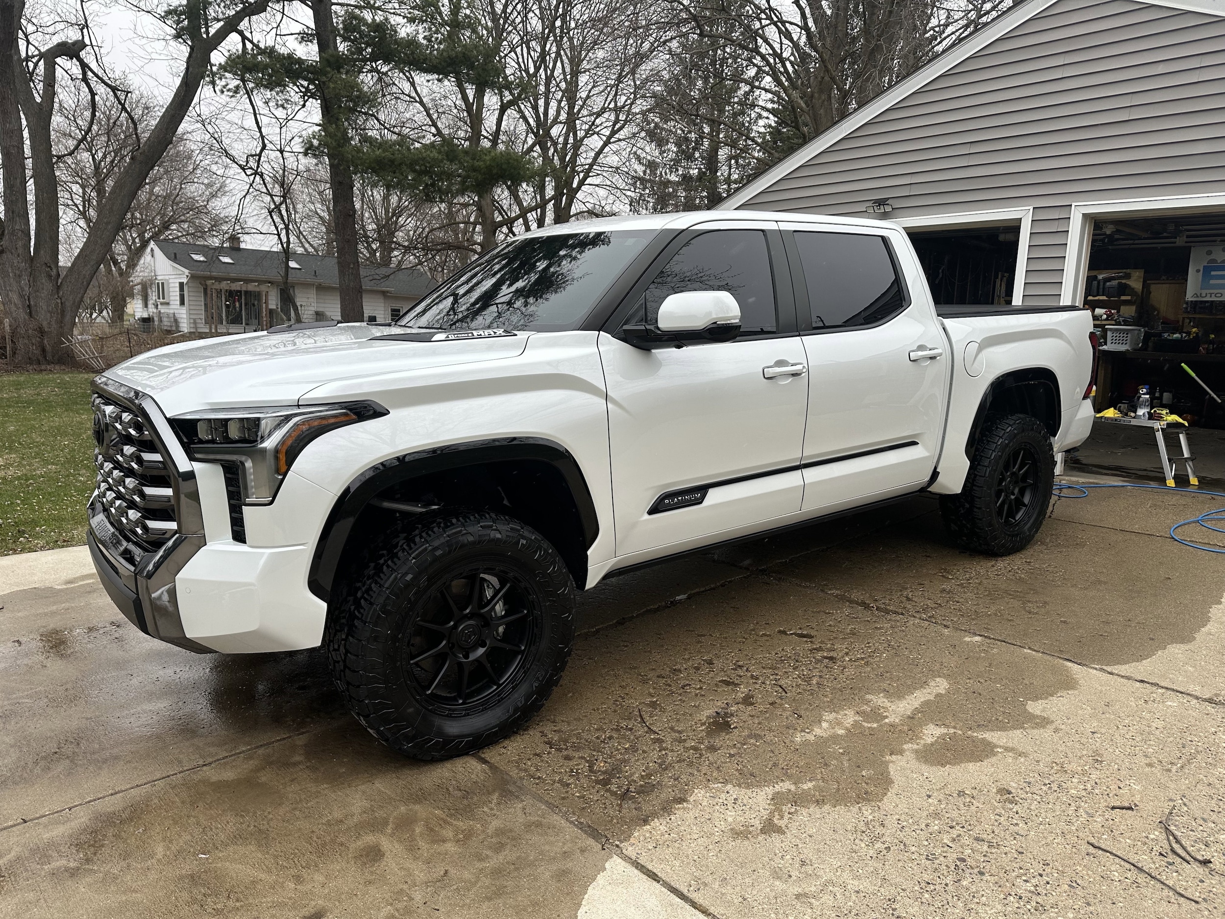 2024 Toyota Tundra Platinum's photo