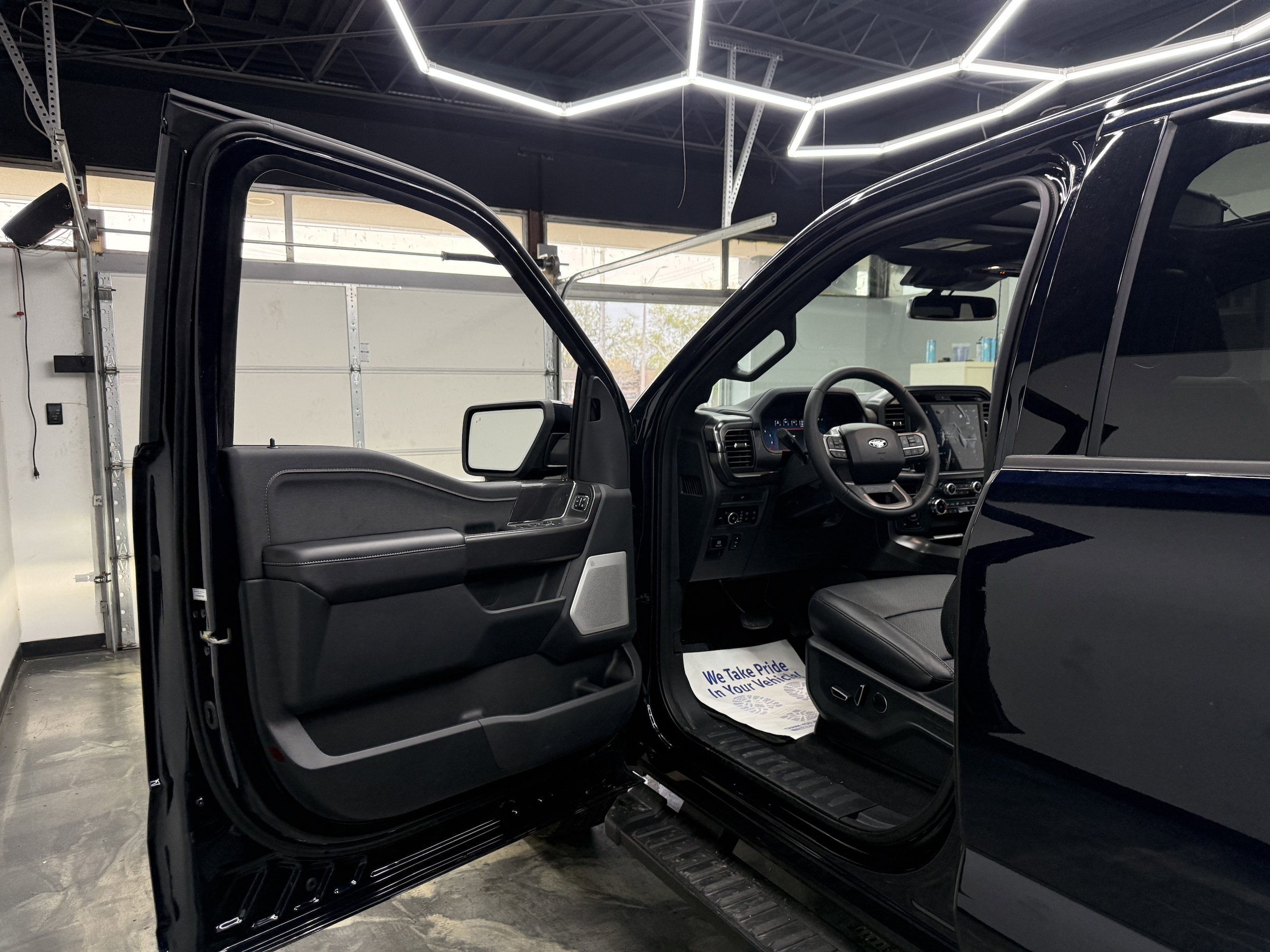 2026 Ford F-150 Lariat - Photo 9