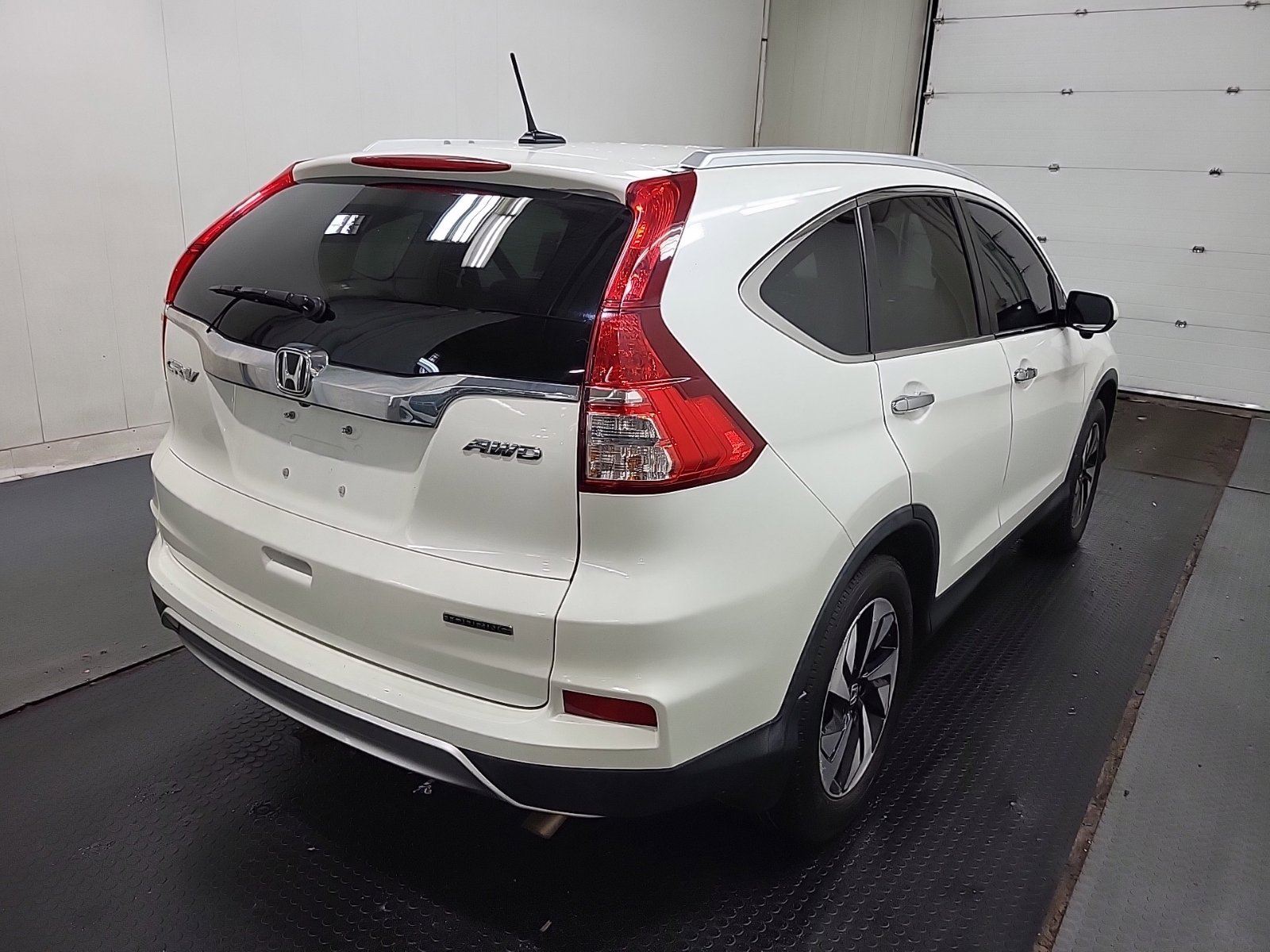 2016 Honda CR-V Touring photo 3