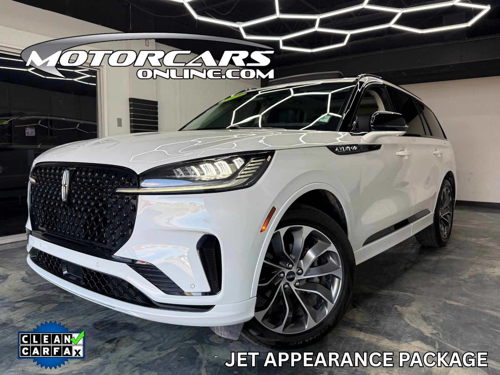 2025 Lincoln Aviator Premiere AWD's photo