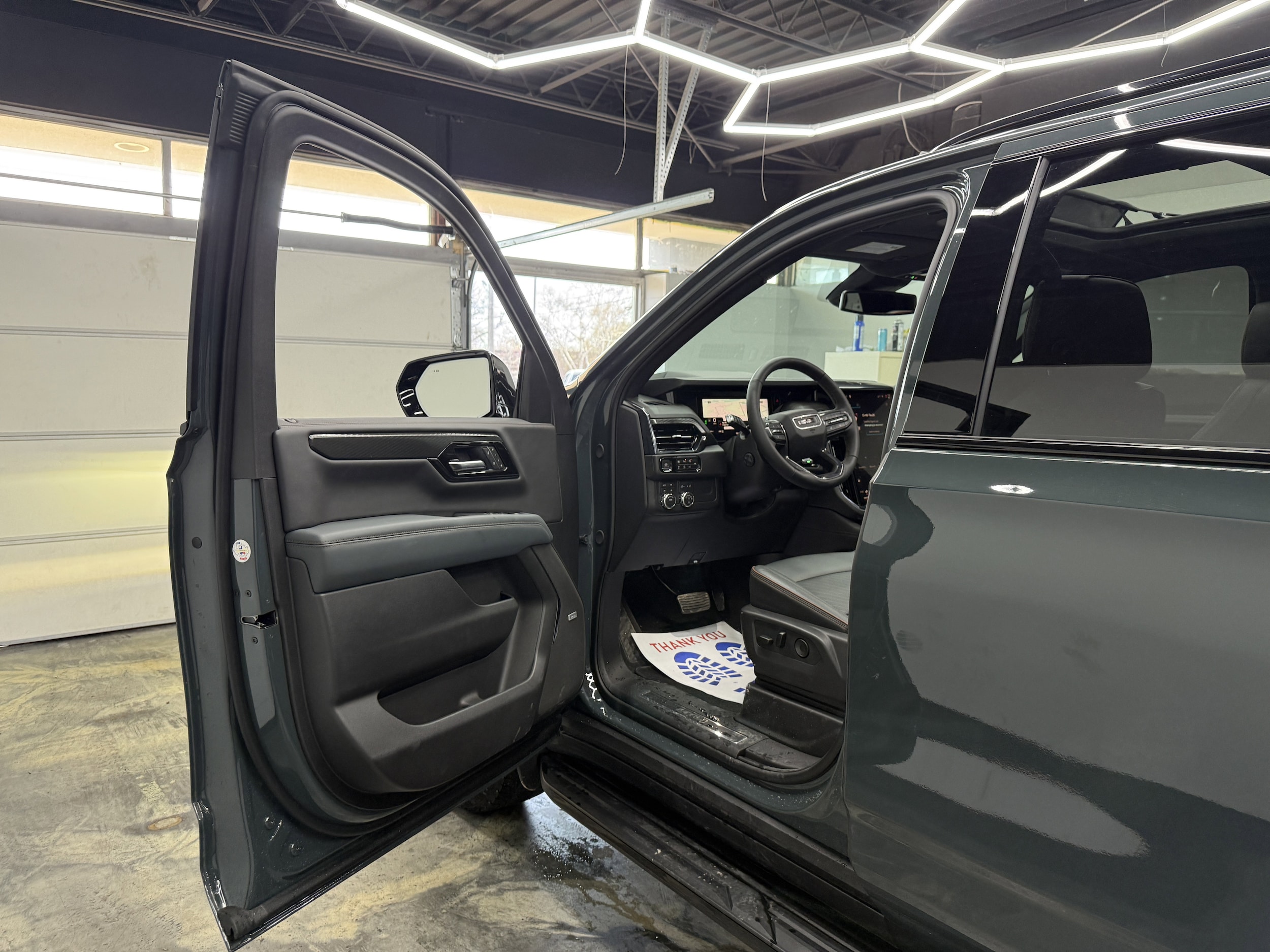 2026 GMC Yukon AT4 - Photo 9