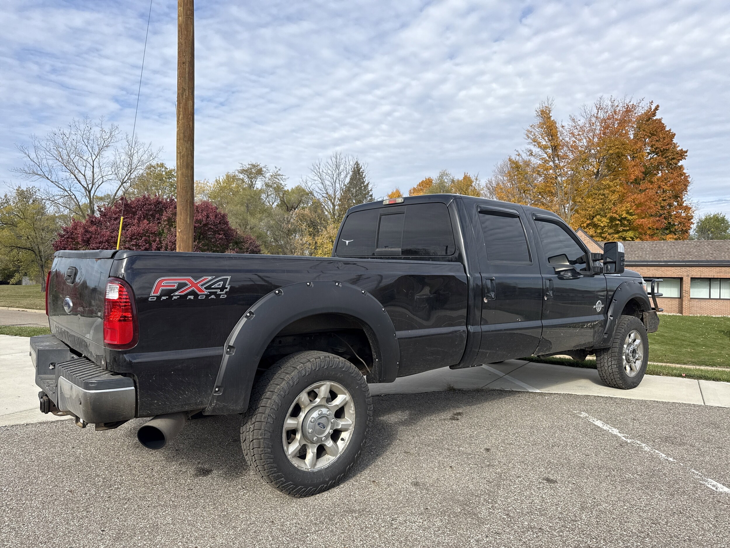 2011 Ford F-350 Lariat photo 3