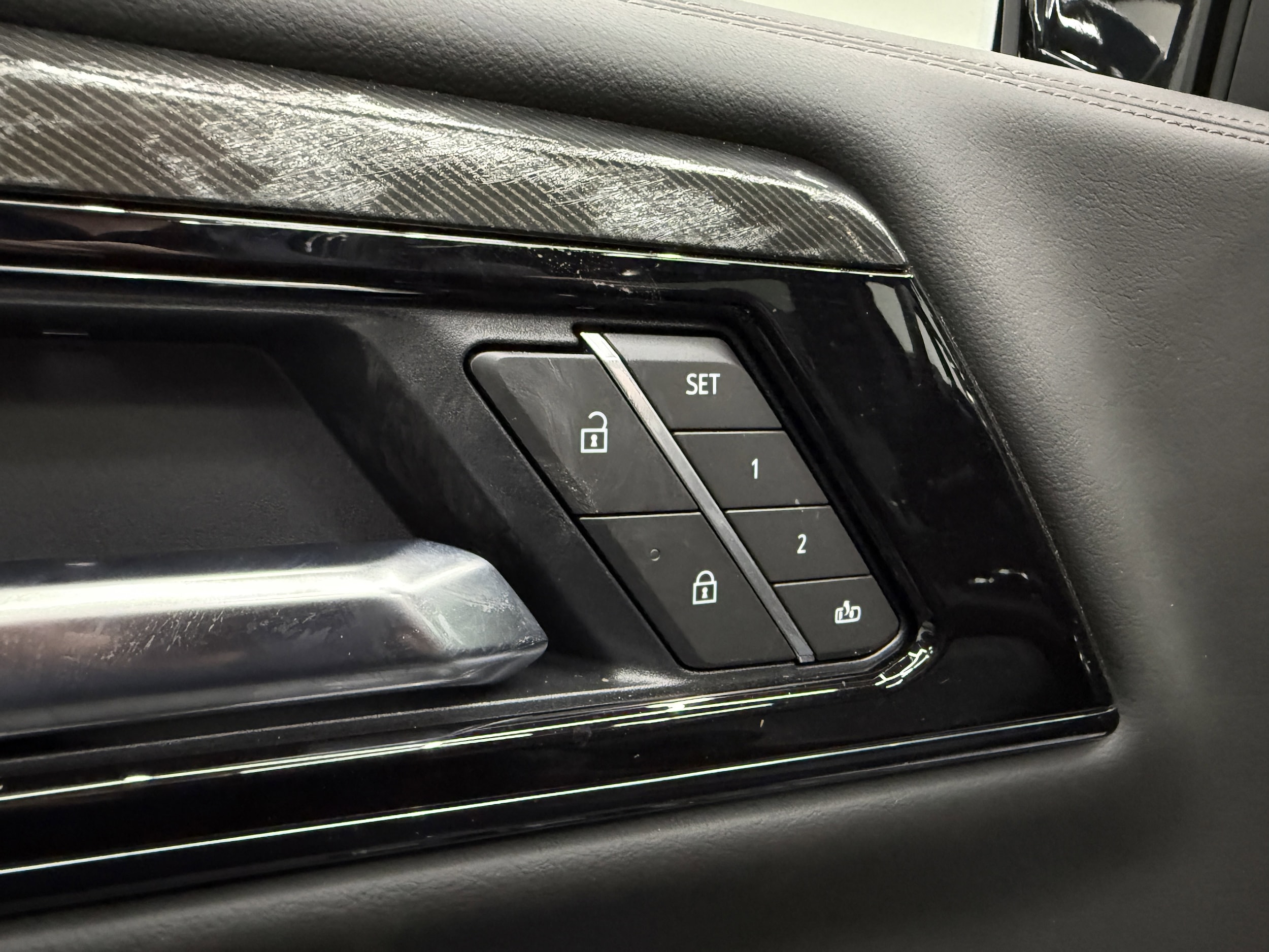 2026 GMC Yukon AT4 - Photo 11