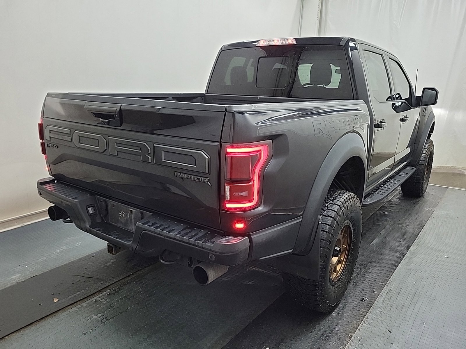 2020 Ford F-150 Raptor photo 2