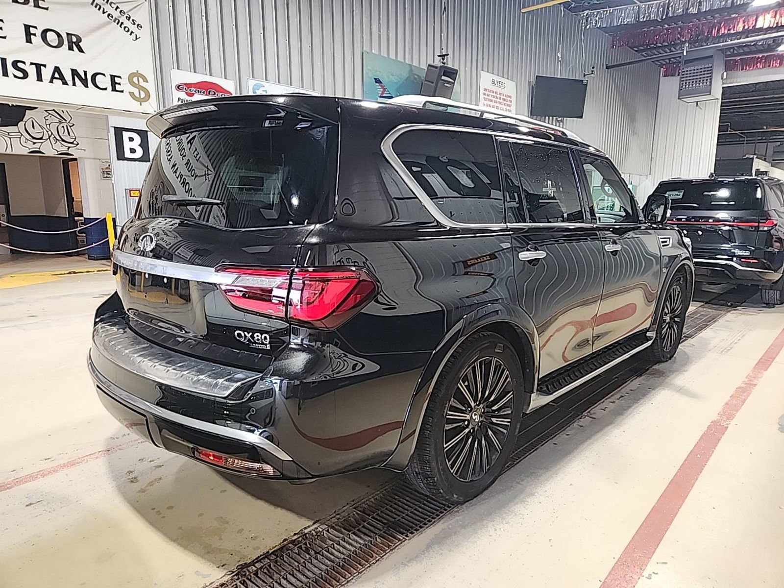 2019 Infiniti QX80 Limited photo 3