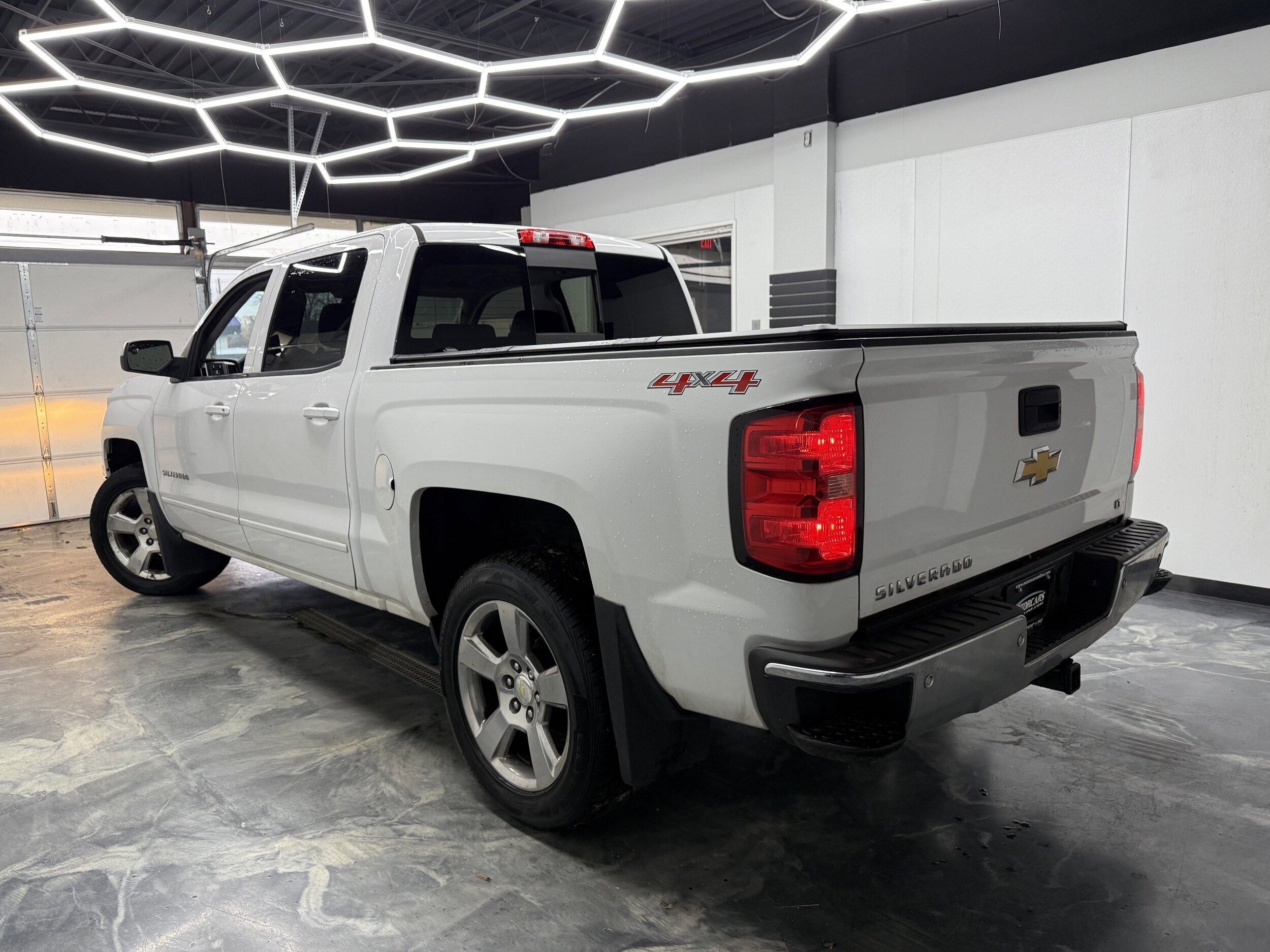 2015 Chevrolet Silverado 1500 LT photo 2