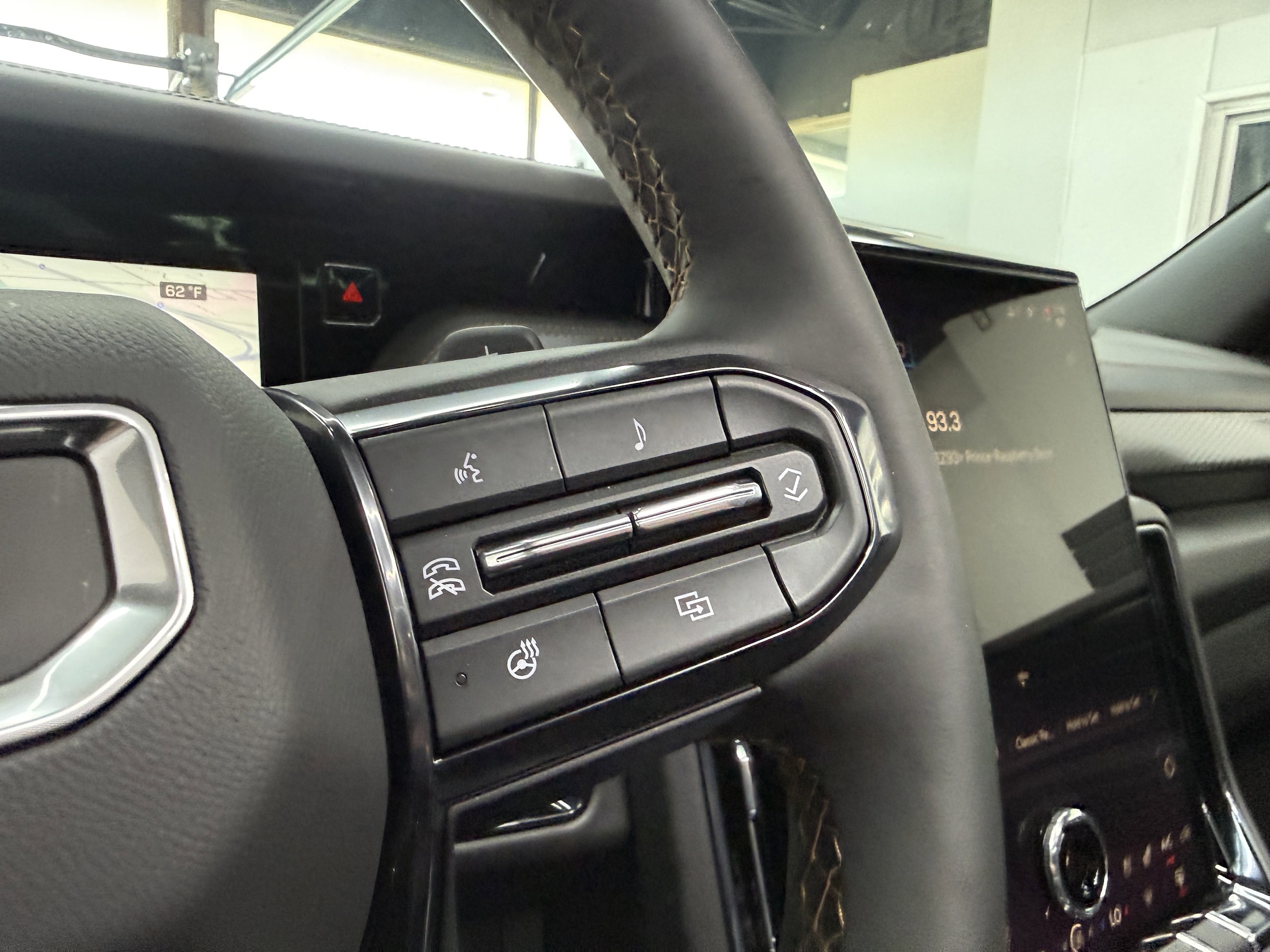 2026 GMC Yukon AT4 - Photo 17