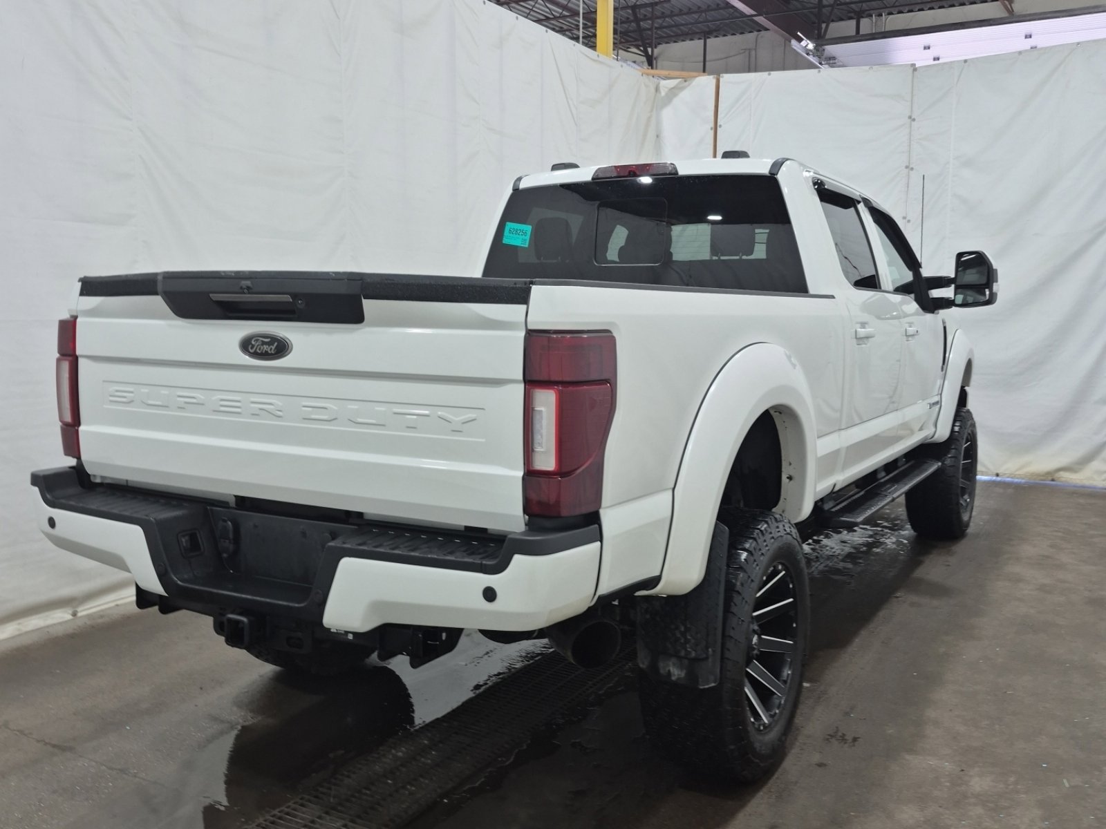 2020 Ford F-250 Lariat photo 2