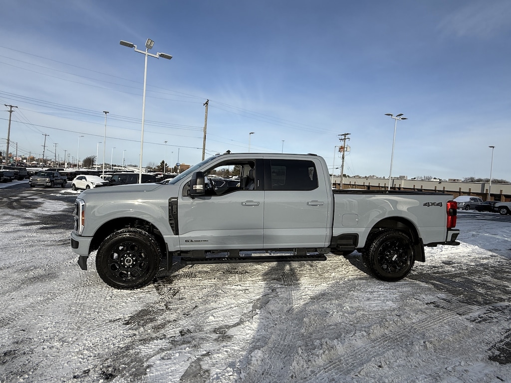 Used 2024 Ford Super Duty F-250 SRW LARIAT Truck Crew Cab