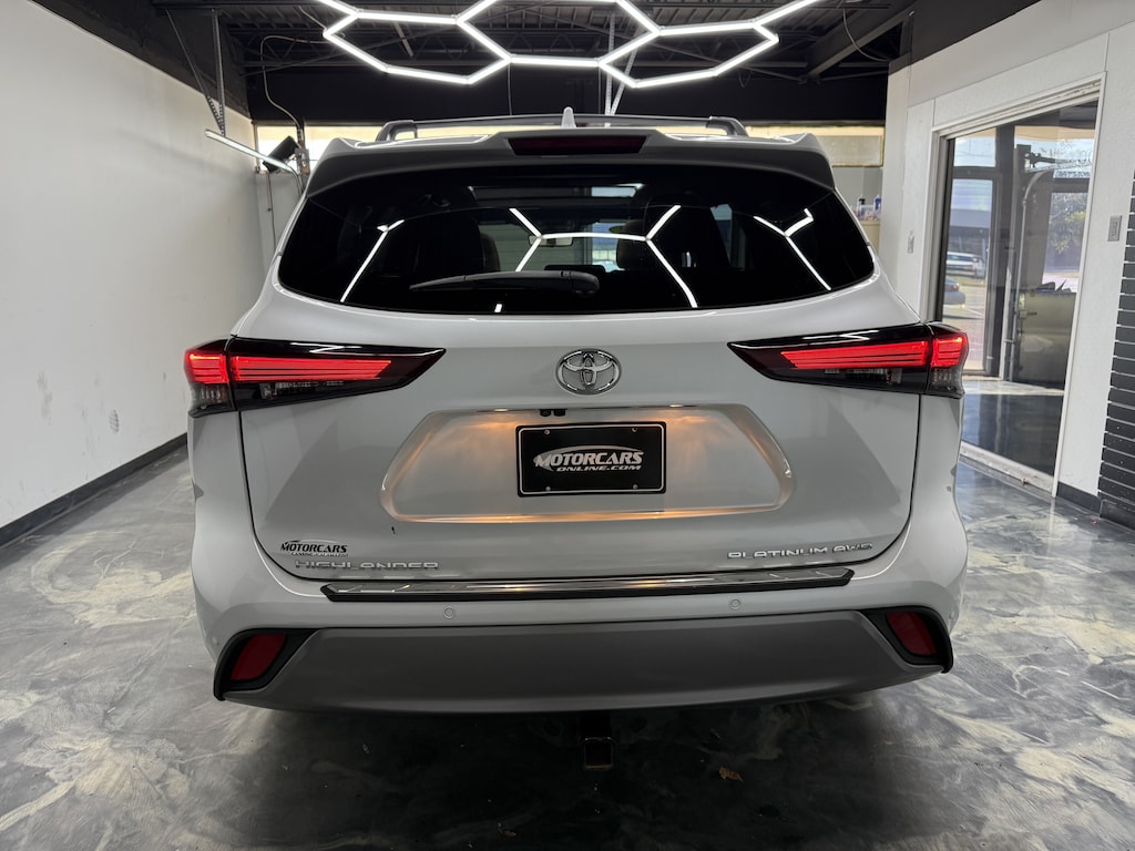 Used 2024 Toyota Highlander Platinum SUV