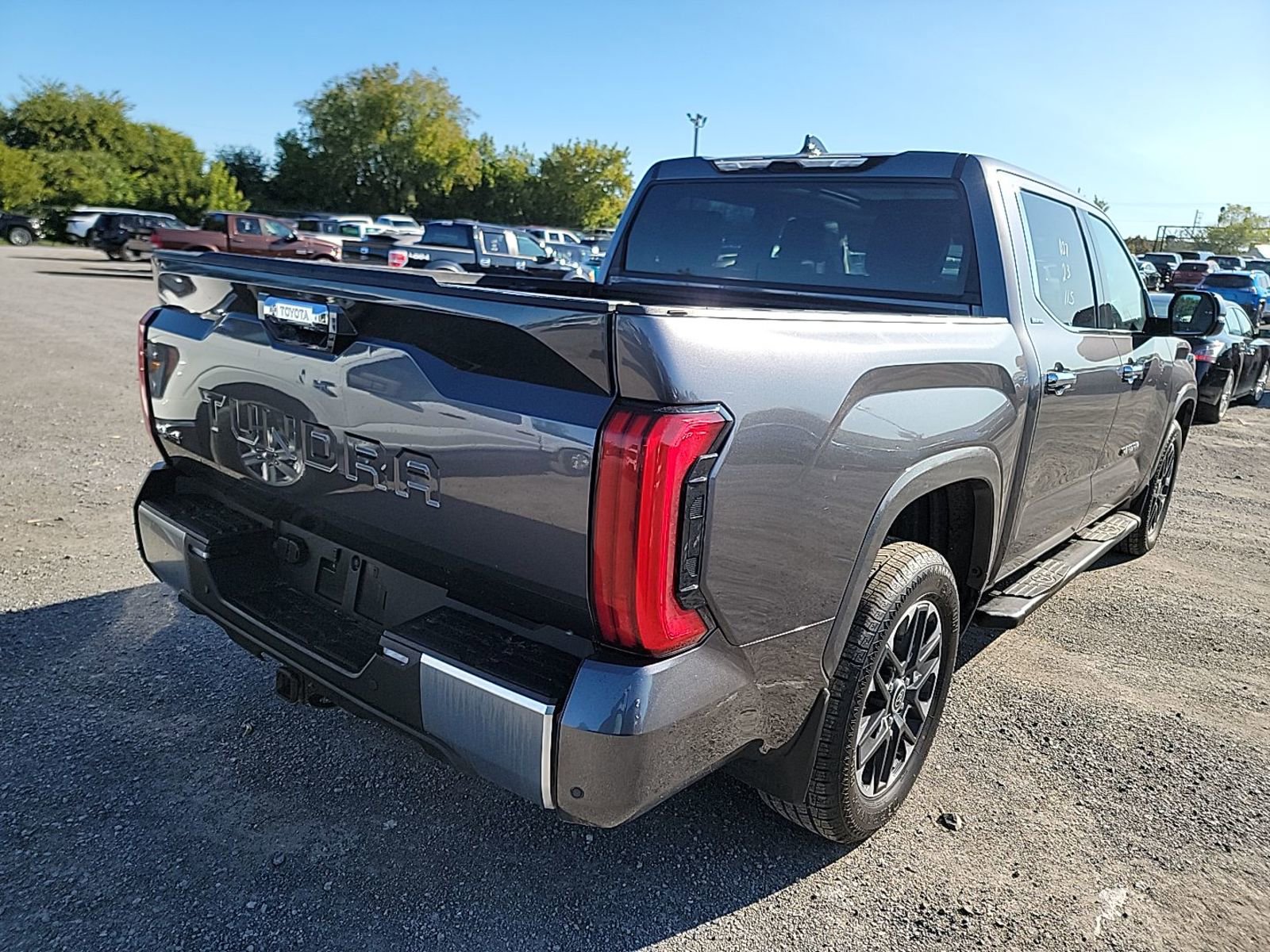 2023 Toyota Tundra Limited photo 3