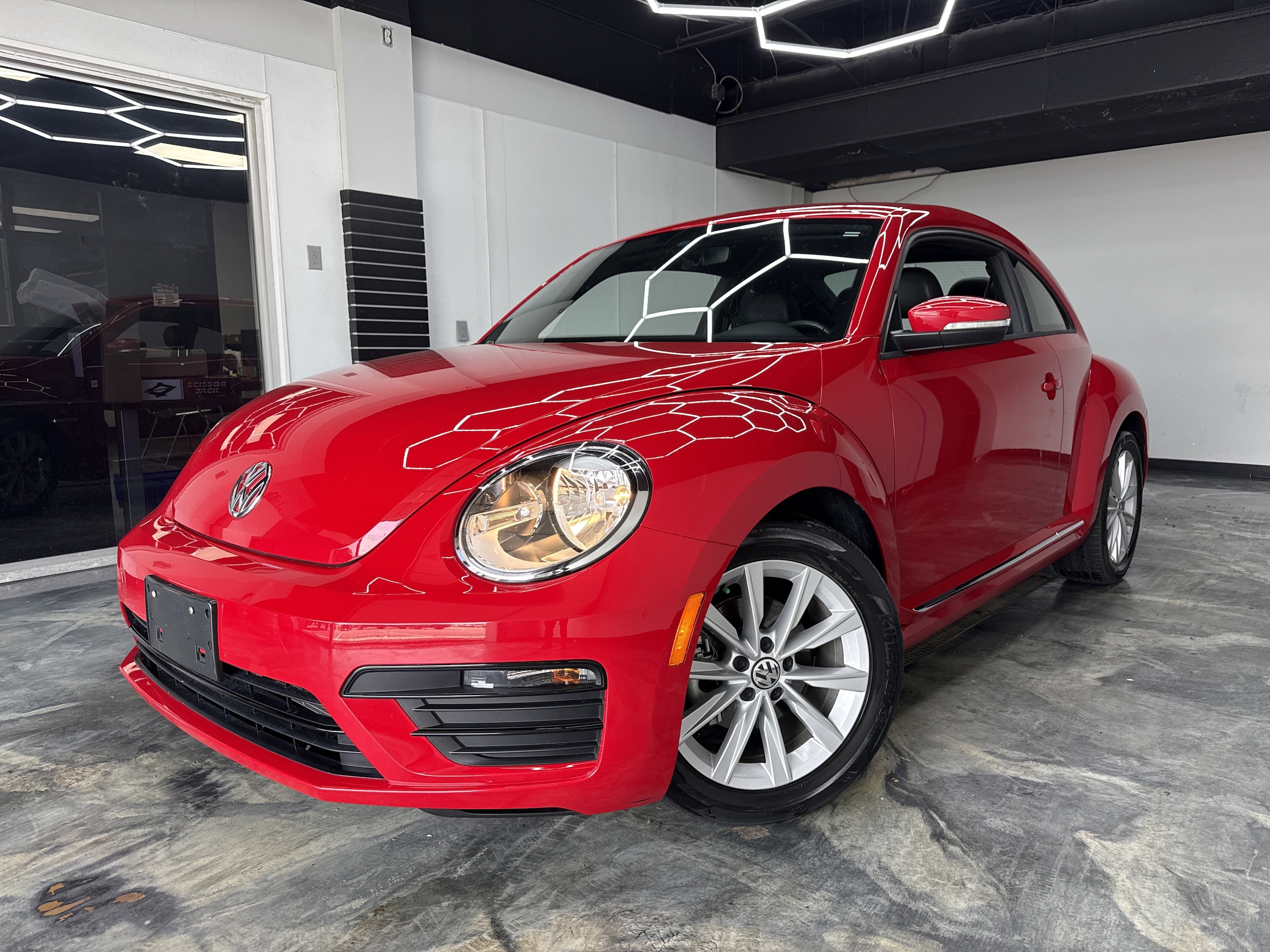 2018 Volkswagen Beetle 2.0T S Auto's photo