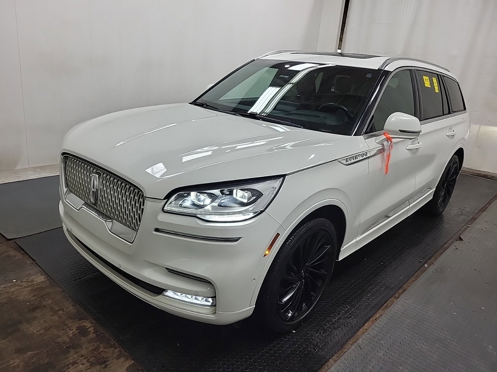 2022 Lincoln Aviator Reserve's photo