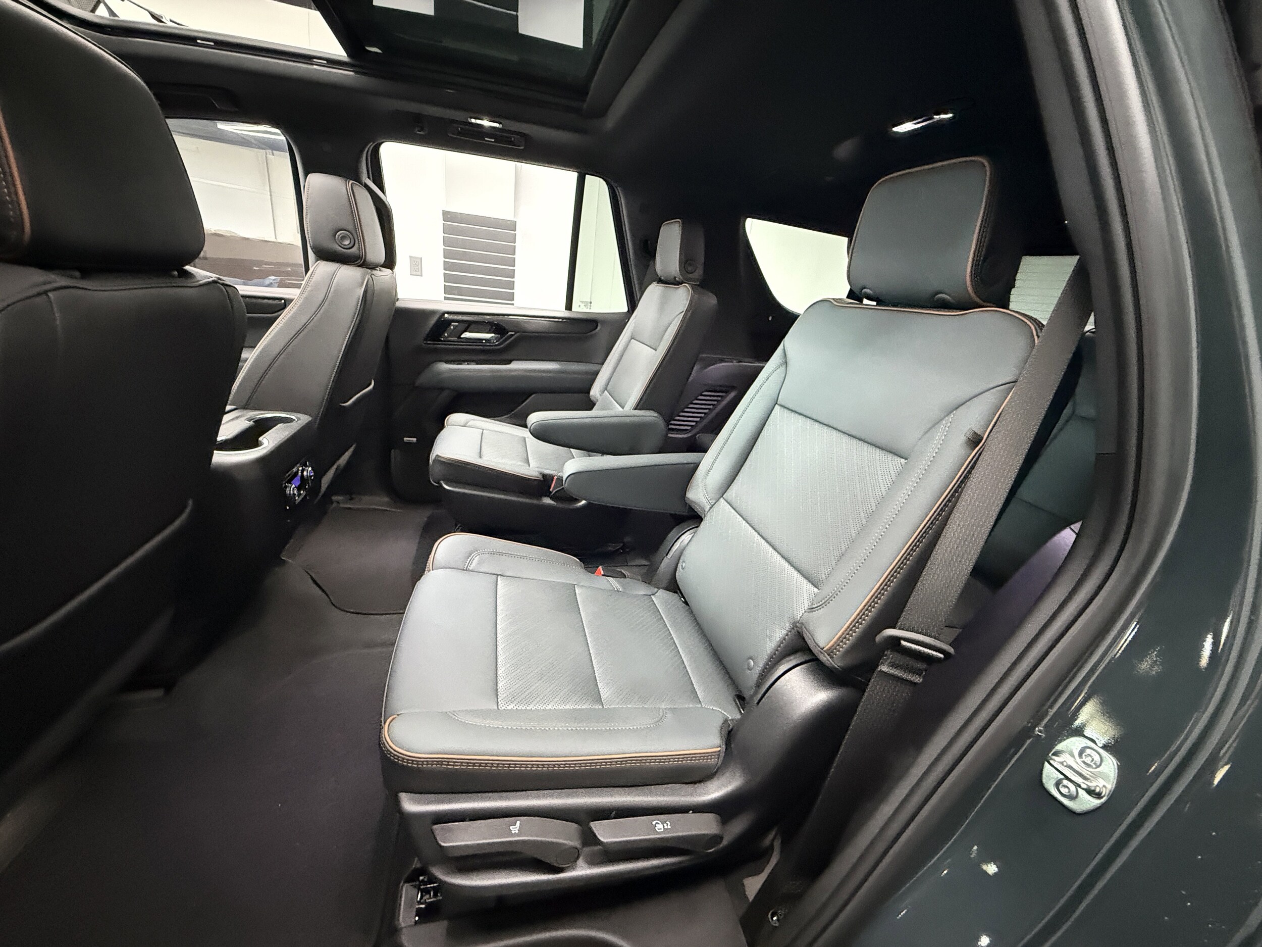 2026 GMC Yukon AT4 - Photo 27