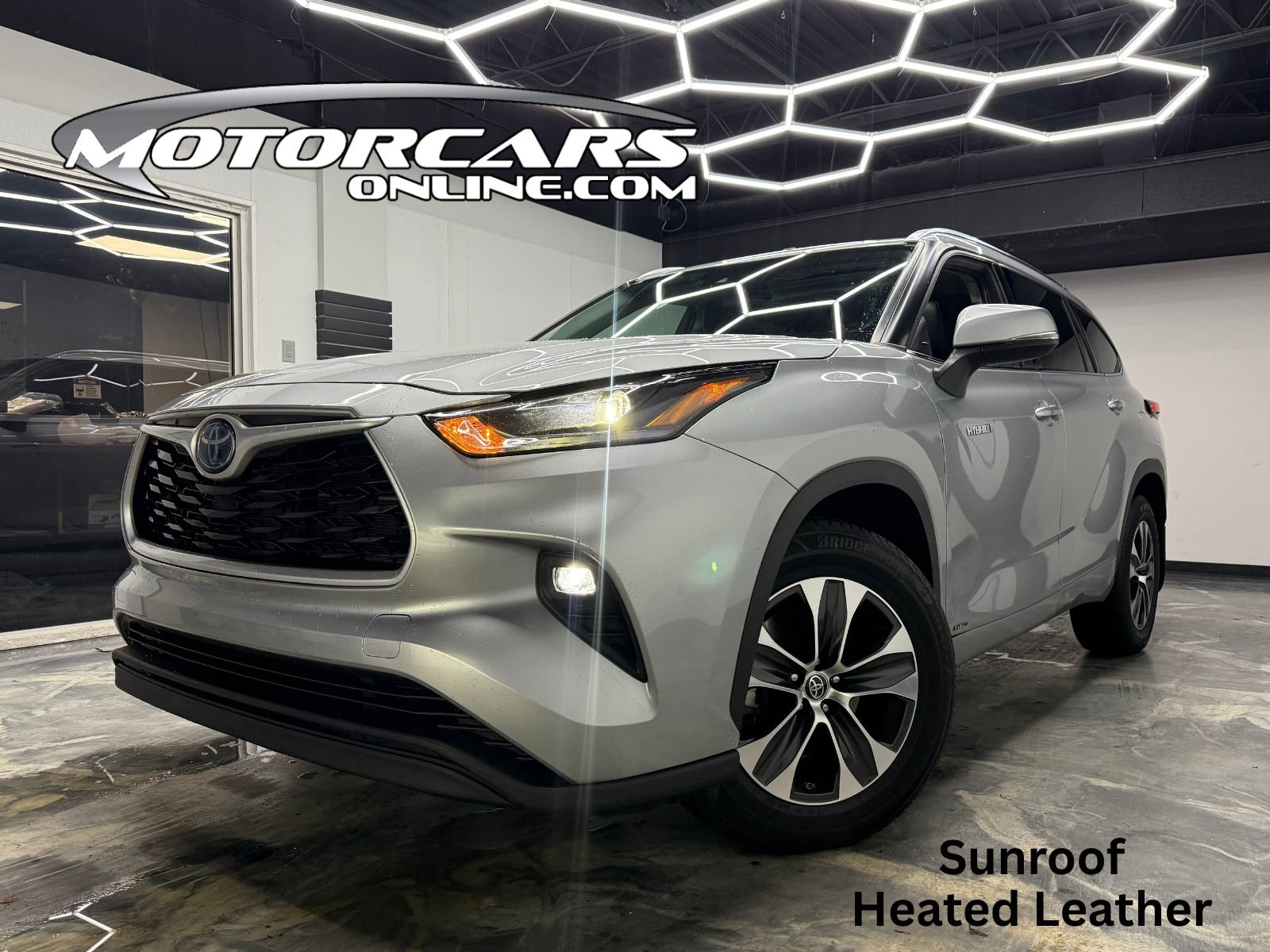 2021 Toyota Highlander XLE's photo