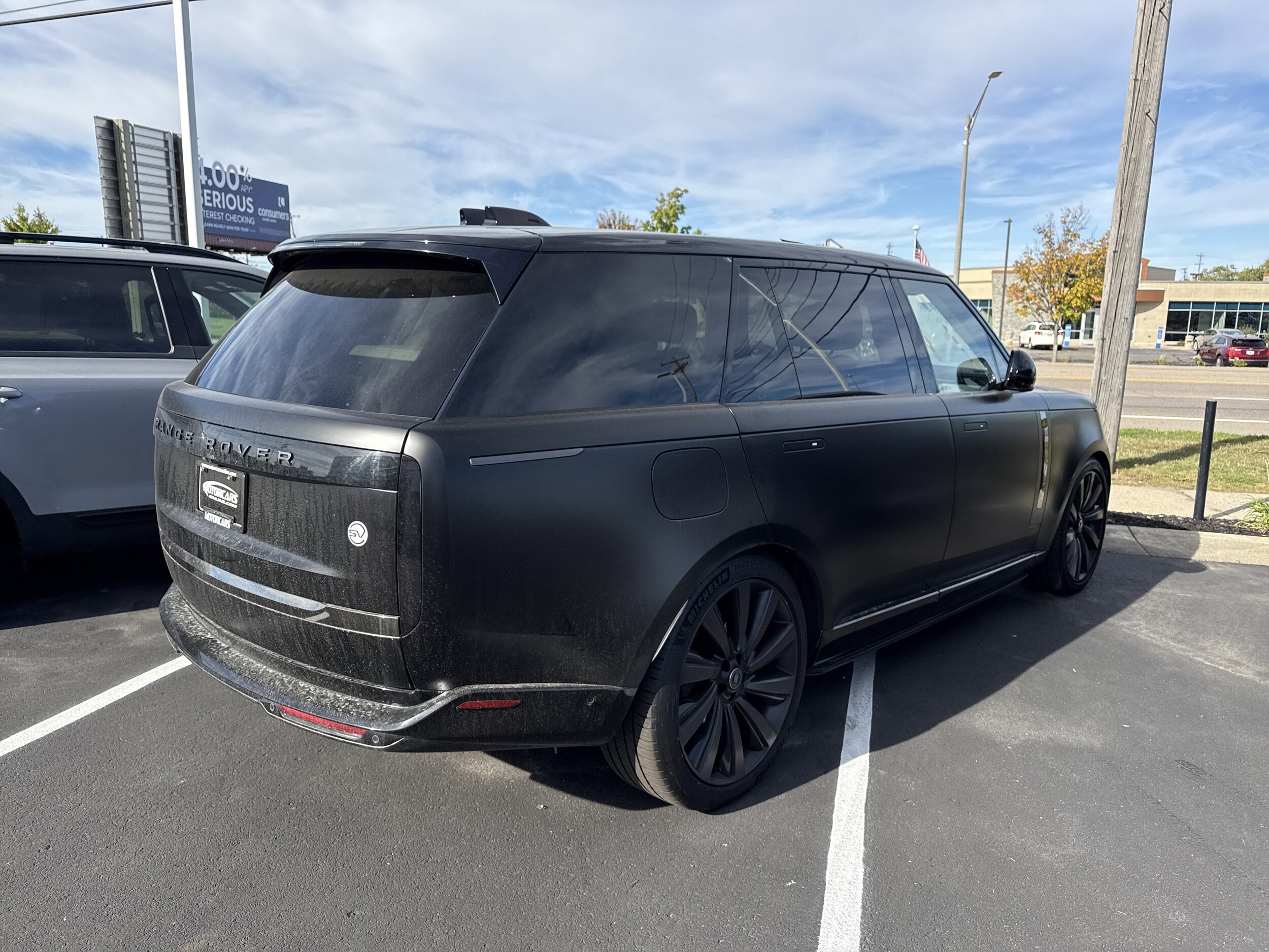 2023 Land Rover Range Rover SV photo 3