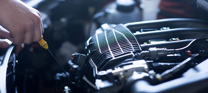 700 × 315