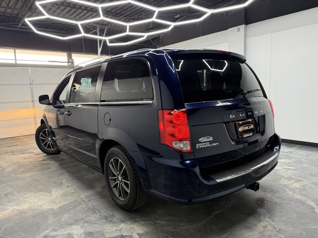 Used 2017 Dodge Grand Caravan SE Plus Van