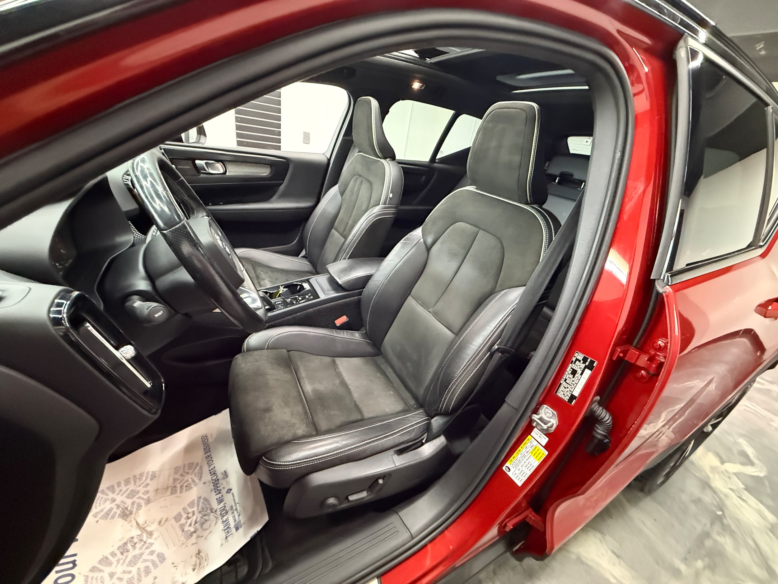2021 Volvo XC40 R-Design - Photo 10