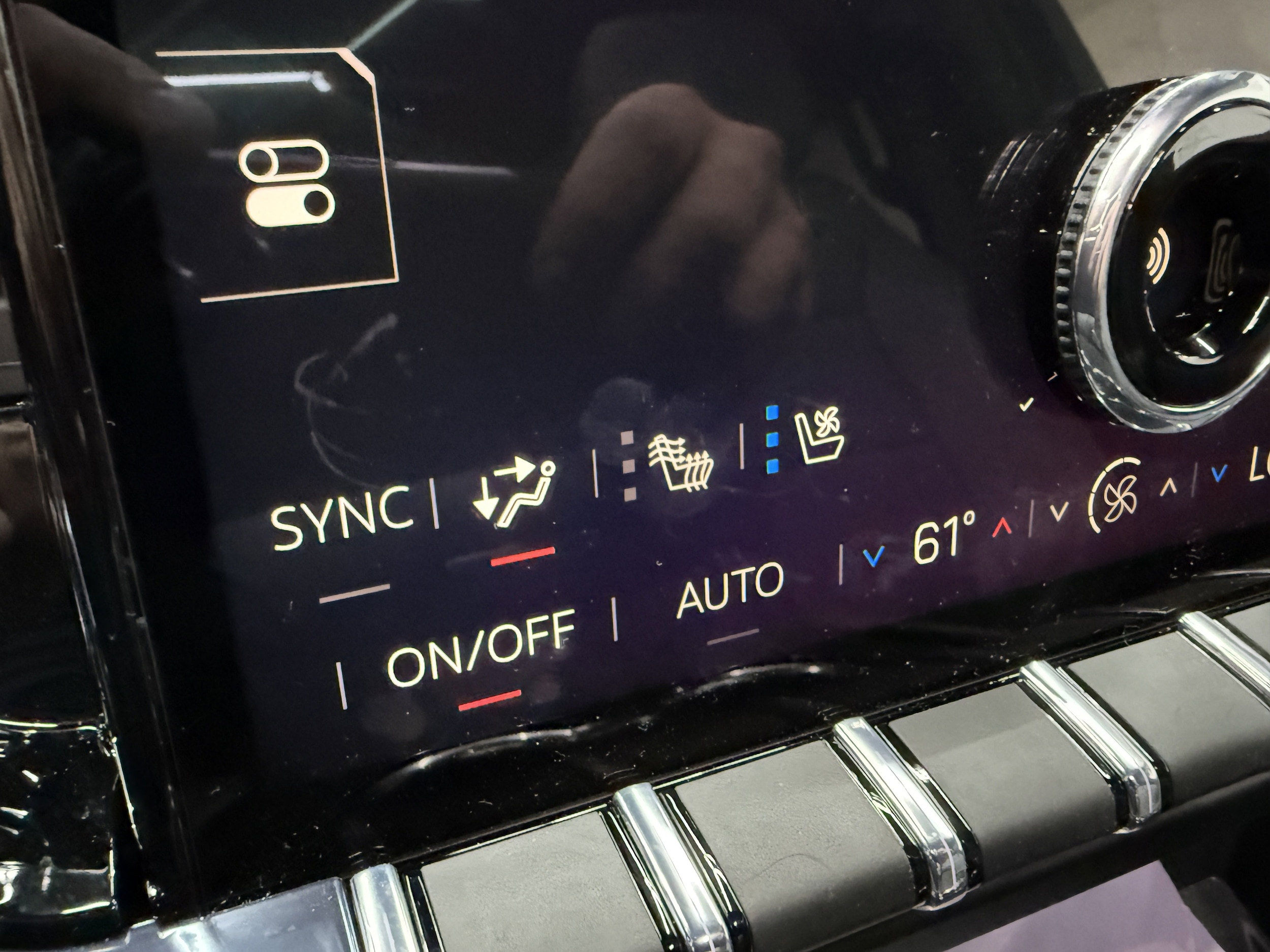 2026 GMC Yukon AT4 - Photo 22