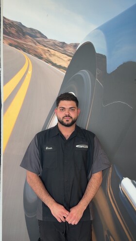 Staff member Eshan from ID_b94392