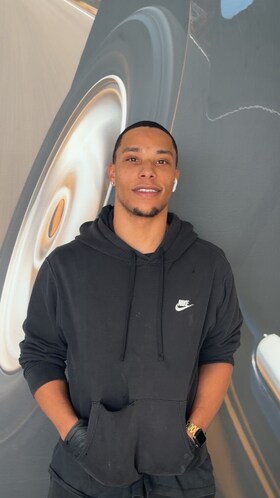 Staff member Jaylen from ID_b94392