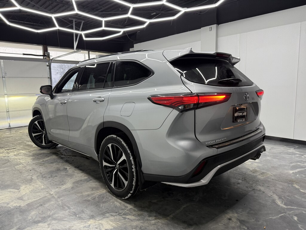 Used 2021 Toyota Highlander XSE SUV