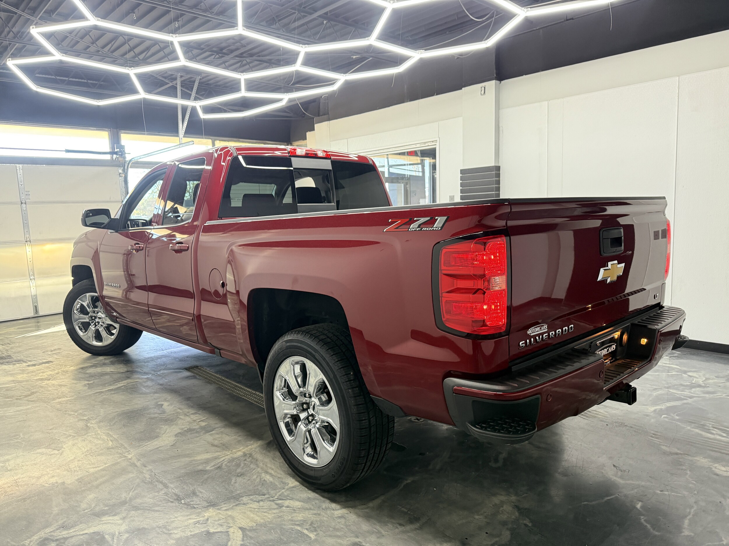 2018 Chevrolet Silverado 1500 LT photo 3