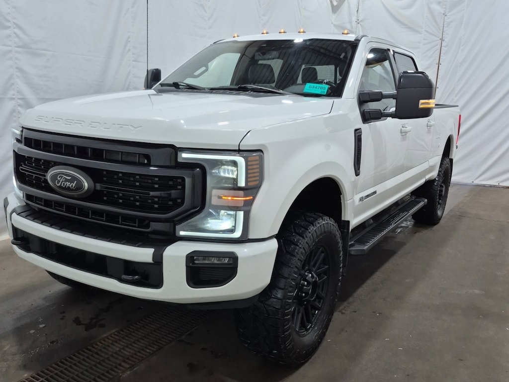 Used 2022 Ford Super Duty F-250 SRW LARIAT Truck Crew Cab