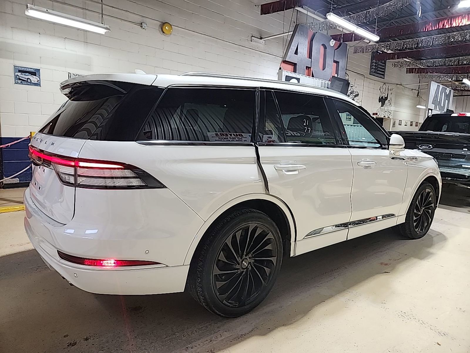 2021 Lincoln Aviator Reserve photo 2