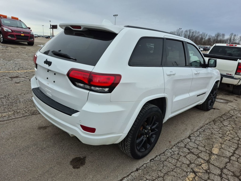 Used 2018 Jeep Grand Cherokee Altitude IV SUV