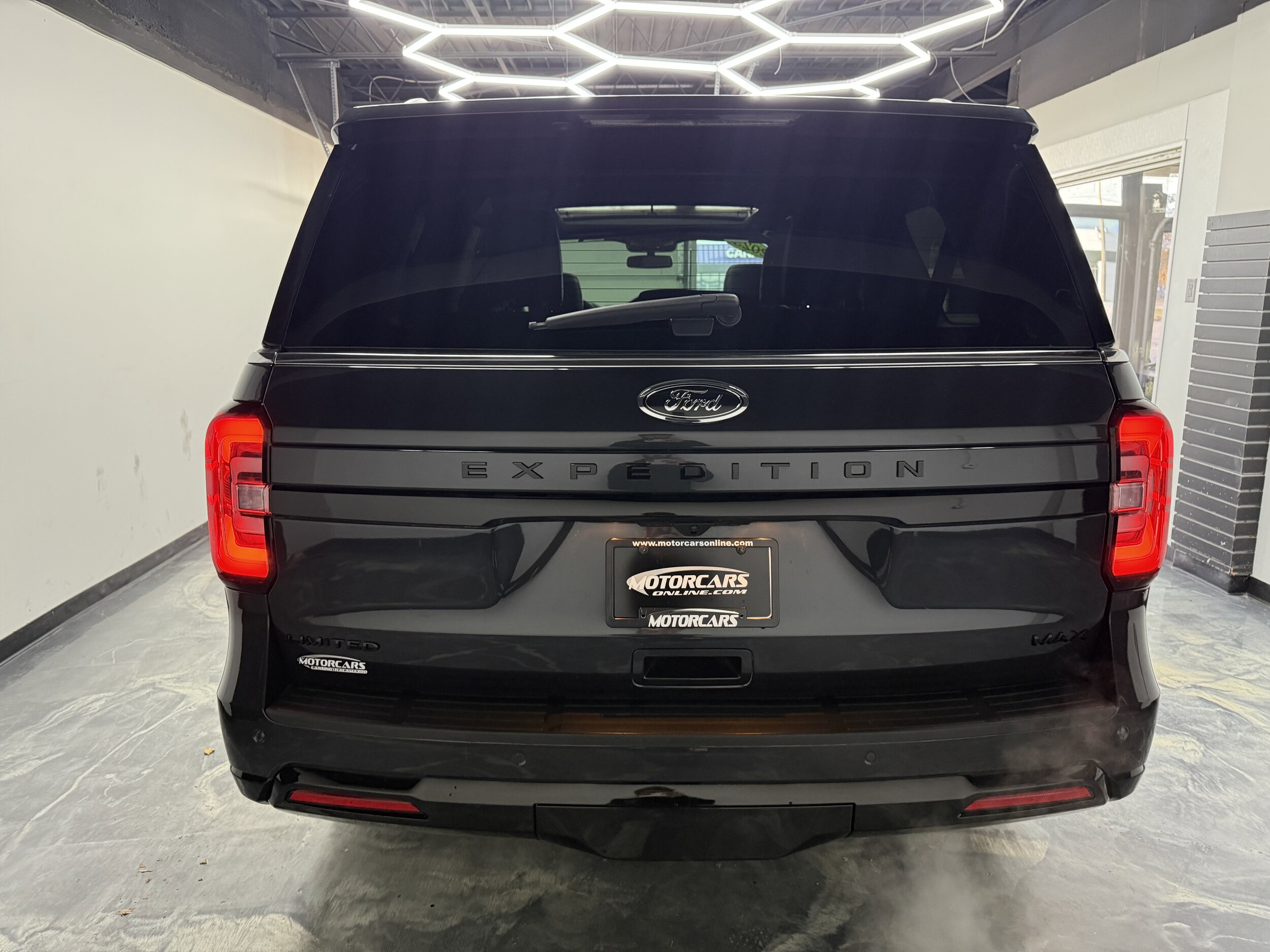 2023 Ford Expedition MAX Limited photo 3