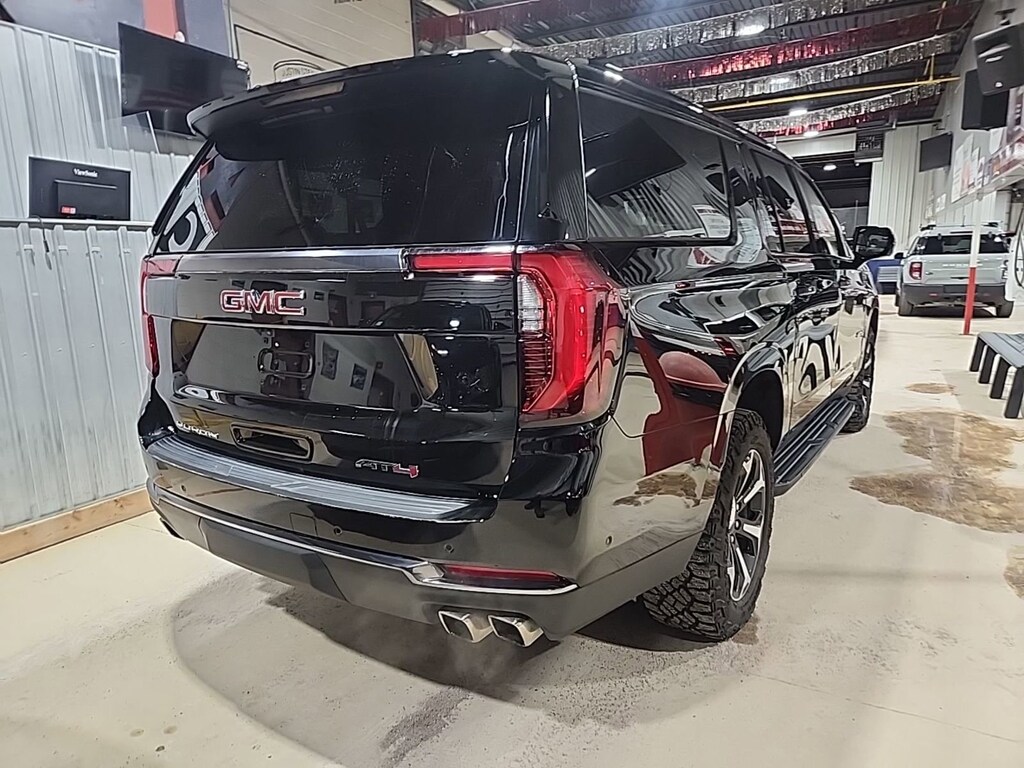 Used 2025 GMC Yukon XL AT4 SUV