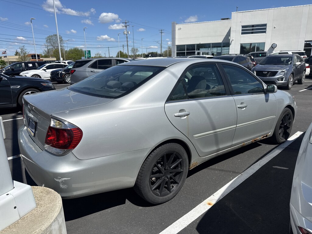 Used 2005 Toyota Camry SE Sedan